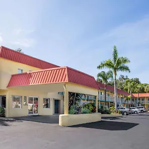 Motel Super 8 By Wyndham Near Siesta Key, Sarasota